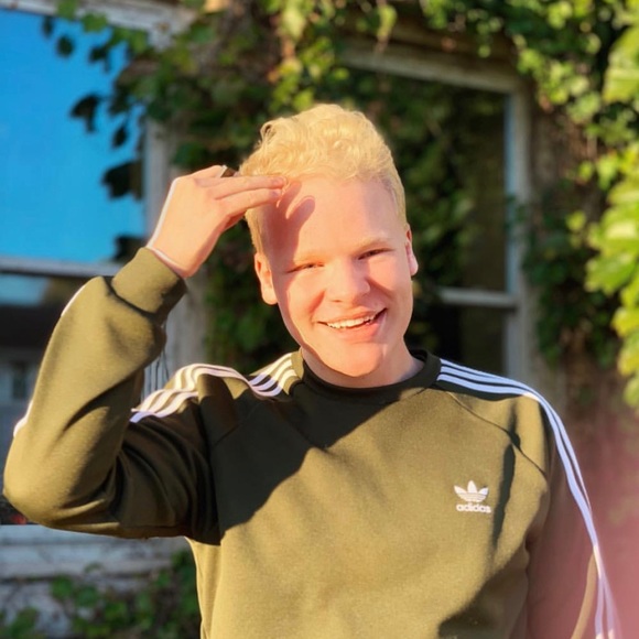 greg_larson